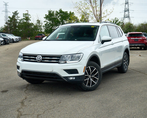2020 Volkswagen Tiguan Comfortline | Backup Cam | Blindspot in Cars & Trucks in Edmonton