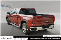 2024 GMC Sierra 1500 SLT Experience the GMC Sierra 1500 SLT with only 45289 km on the odometer. Fini... (image 3)