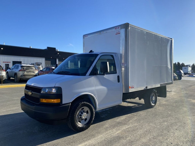 2022 Chevrolet Express Van Cube 12 pieds Express 3500 in Cars & Trucks in Thetford Mines