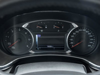 FUEL EFFICIENT DIESEL! Discover your everyday escape. The 2018 Chevrolet Equinox LT is the smart and... (image 9)