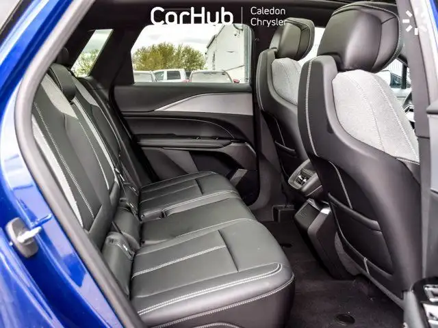 2024 Cadillac LYRIQ Tech Pano Sunroof 33Display Blind Spot Navi in Cars & Trucks in Mississauga / Peel Region - Image 48