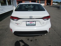 Fresh off lease from Toyota Corolla is a one owner and it is in super condition! Two keys, clean Car... (image 8)
