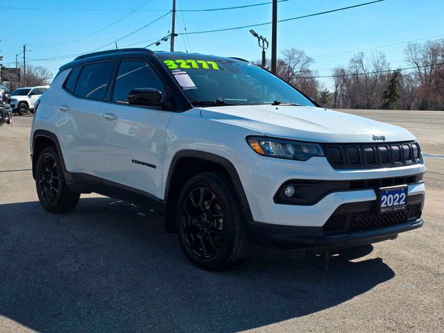 2022 Jeep Compass Altitude Altitude / 4x4 / Navigation in Cars & Trucks in Belleville - Image 3