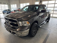 Discover Martin Chrysler, a family-owned gem since 44! With unbeatable service & deals, we're your g... (image 5)