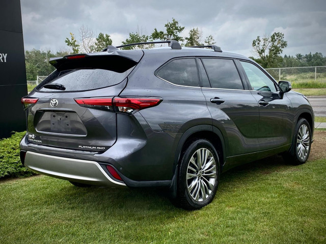 2021 Toyota Highlander Limited in Cars & Trucks in Calgary - Image 3