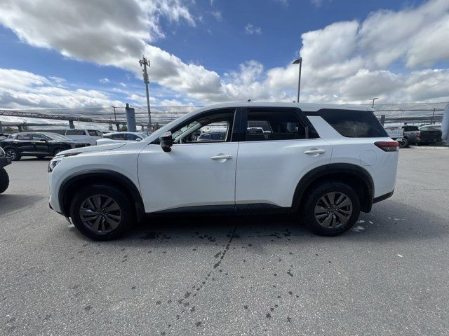 2025 Nissan Pathfinder S | AWD | CLOTH | 3RD ROW | BACK UP CAM in Cars & Trucks in Calgary - Image 3