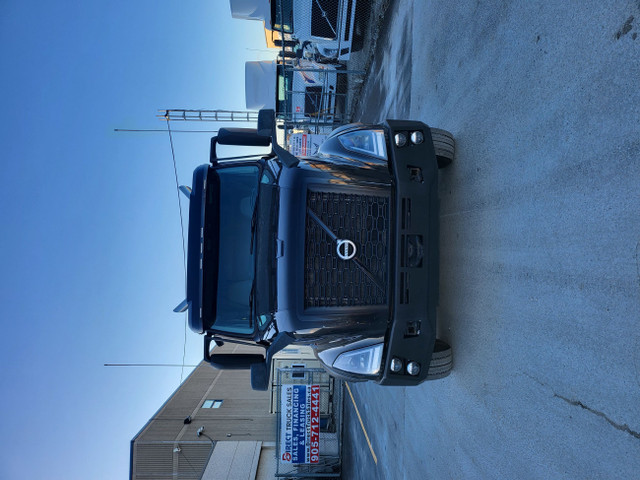 2021 Volvo VNX 400 in Heavy Trucks in Mississauga / Peel Region - Image 2