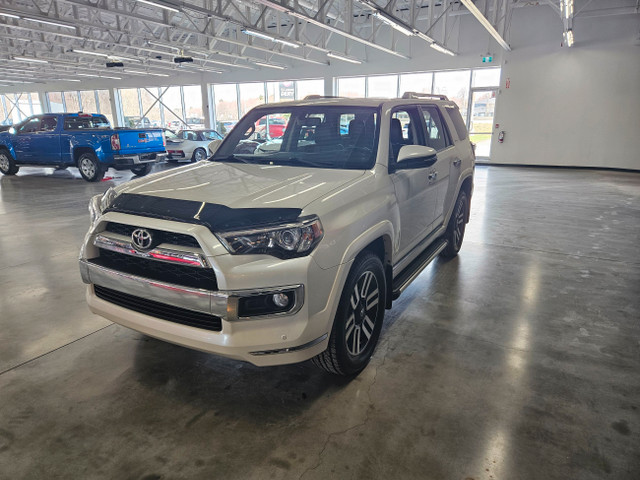 2017 Toyota 4Runner Limited CUIR TOÎT OUVRANT GPS in Cars & Trucks in Saint-Jean-sur-Richelieu - Image 2