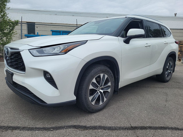 2020 Toyota Highlander XLE-LEATHER-SUNROOF-DRIVER ASSIST-8 PASSE in Cars & Trucks in City of Toronto