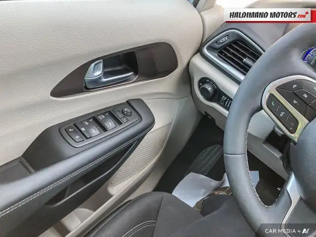 2024 Chrysler Grand Caravan SXT in Cars & Trucks in Hamilton - Image 21