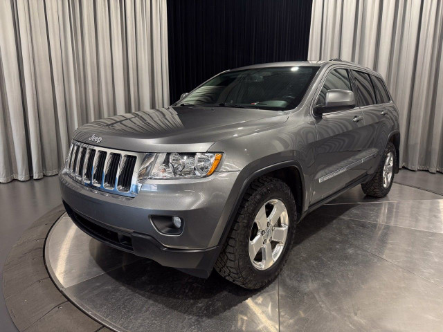 2013 Jeep Grand Cherokee in Cars & Trucks in Strathcona County - Image 3