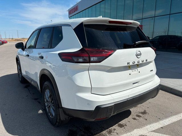 2025 Nissan Rogue S AWD | Accident Free Carfax in Cars & Trucks in Calgary - Image 4