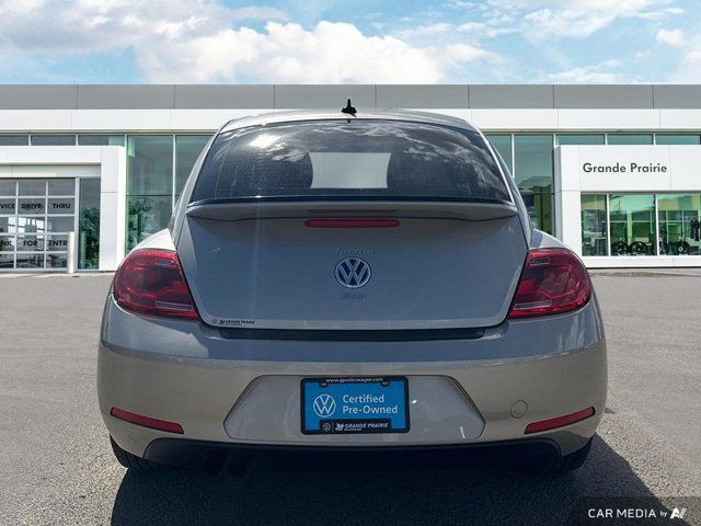 2016 Volkswagen Beetle Coupe Classic | Low KM | Navigation in Cars & Trucks in Grande Prairie - Image 4