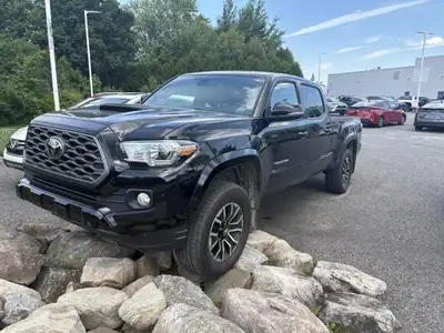Puissant, robuste et prêt pour l'aventure! Voici un Toyota Tacoma TRD Sport 2023 double cabine avec...