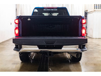 **ACCIDENT FREE - MECHANICALLY CERTIFIED** 29,330 KM This 2022 Chevrolet Silverado 2500HD 4x4 Crew C... (image 9)