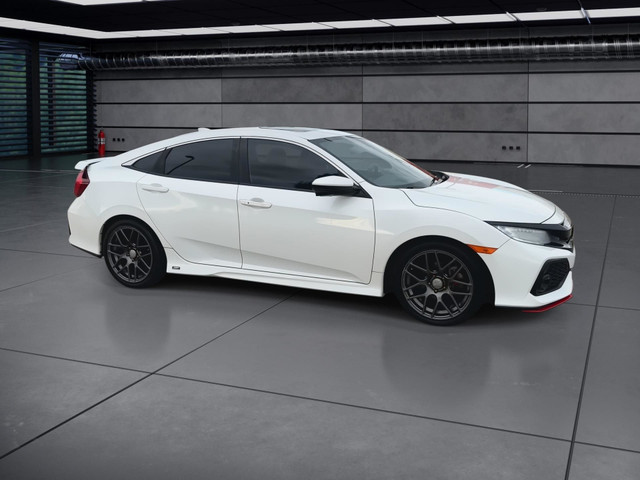 2018 Honda Civic Si l Manual Transmission l HFP Kit l Remote Sta in Cars & Trucks in Calgary - Image 2