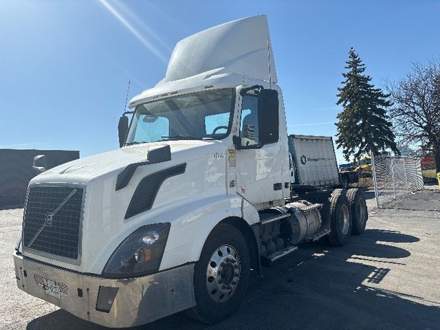 2018 Volvo VNL64300 in Heavy Trucks in Mississauga / Peel Region - Image 3