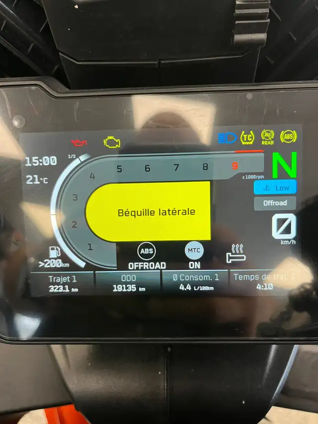 1 KTM ADVENTURE 890 MOTO AVENTURE A L'ETAT NEUF IMPECCABLE AUCUN in Other in Lac-Saint-Jean - Image 9