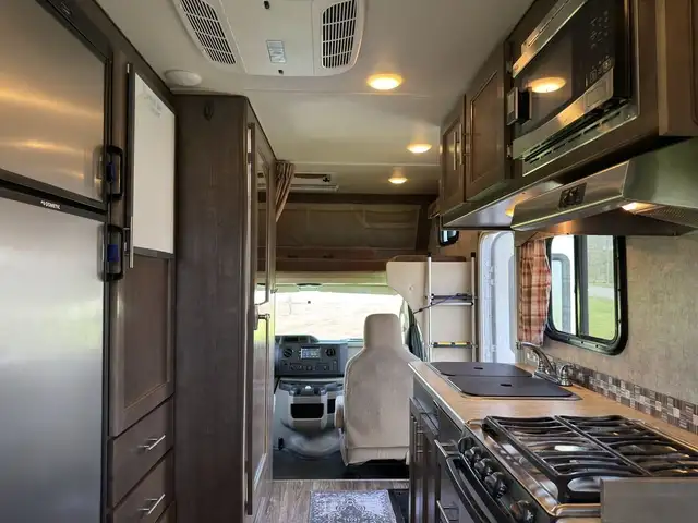 2018 Adventurer 19RD Motorisé classe C 2018 ALP Adventurer 19RD in RVs & Motorhomes in Lanaudière - Image 14