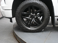 Beautiful Top Of The Line 2024 Silverado High Country 4x4 Long Box Diesel with Only Low KM's!! Apple... (image 3)