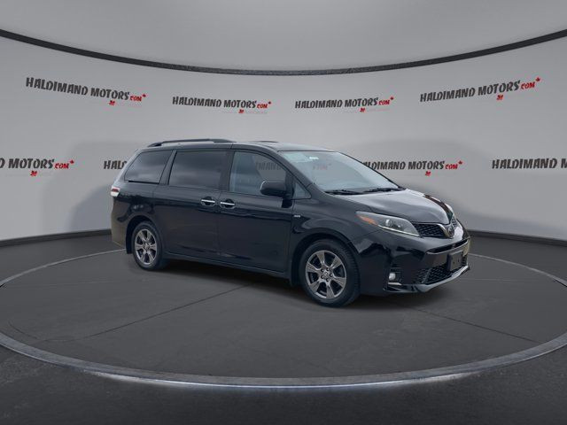 2020 Toyota Sienna SE in Cars & Trucks in Hamilton - Image 2