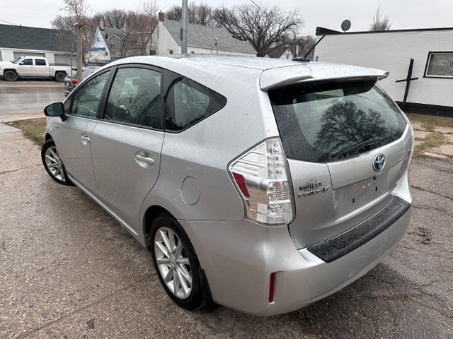 2012 Toyota Prius v Touring LEATHER/SUNROOF/NAVI/CAMERA in Cars & Trucks in Winnipeg - Image 2