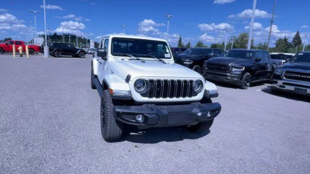 2024 Jeep Gladiator NightHawk in Cars & Trucks in Prince George - Image 4
