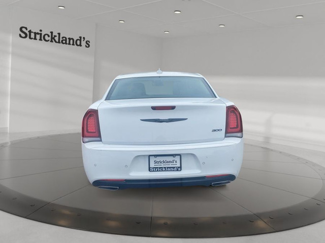 2022 CHRYSLER 300 TOURING L in Cars & Trucks in Stratford - Image 4