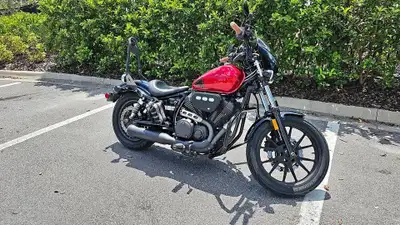 APPLY NOW: https://www.ridecollective.ca/get-pre-approved The 2015 YAMAHA BOLT is a compact, bobber-...