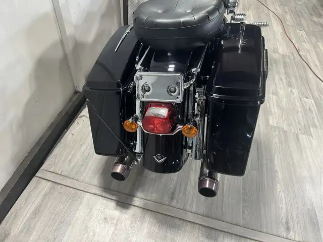 2004 Harley-Davidson Touring CVO ELECTRA GLIDE CLASSIC in Street, Cruisers & Choppers in London - Image 16