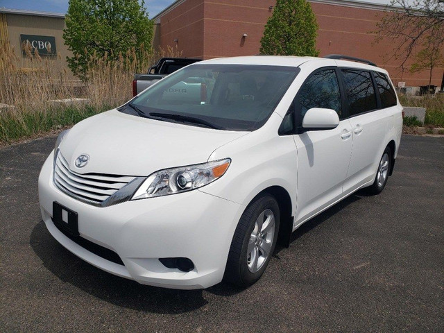 2016 Toyota Sienna 5dr LE 8-Pass FWD in Cars & Trucks in Hamilton