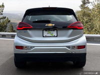 This 2021 Chevrolet Bolt EV Premier offers a compelling blend of electric power and practical featur... (image 4)