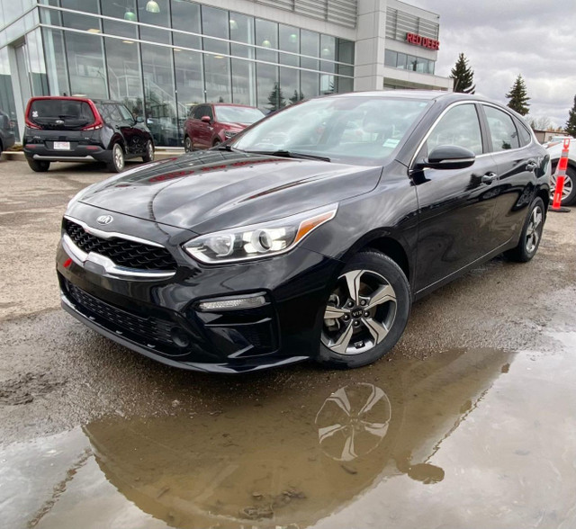 2021 Kia Forte5 EX Heated Seats | Heated Steering Wheel | Lane K in Cars & Trucks in Red Deer - Image 2