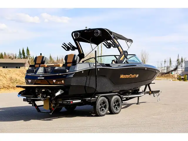 2024 Mastercraft XT 24 in Powerboats & Motorboats in Québec City - Image 9