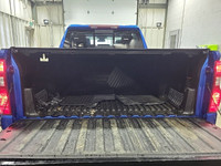 New Price! 2022 Chevrolet Silverado 1500 LT Crew Cab LT 5.3L V8 | Chrome Steps and Hard Tonnea Certi... (image 9)