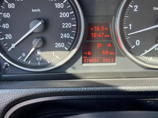 2009 BMW 3 Series 328i xDrive, AUTO, LOW KMS, ONLY 77,000KMS, CE dans Autos et camions dans London - Image 15