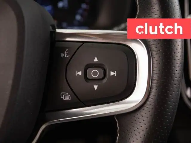 2021 Volvo XC40 T5 R-Design AWD w/ Apple CarPlay & Android Auto, in Cars & Trucks in Bedford - Image 28