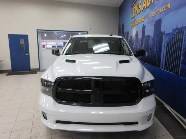 RAM 1500 CLASSIC 2021 EXPRESS NIGHT EDITION V-8 5.7 HEMI 4X4 439 in Cars & Trucks in Lévis - Image 4