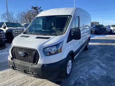 This Ford Transit Cargo Van delivers a Regular Unleaded V-6 3.5 L/213 engine powering this Automatic...
