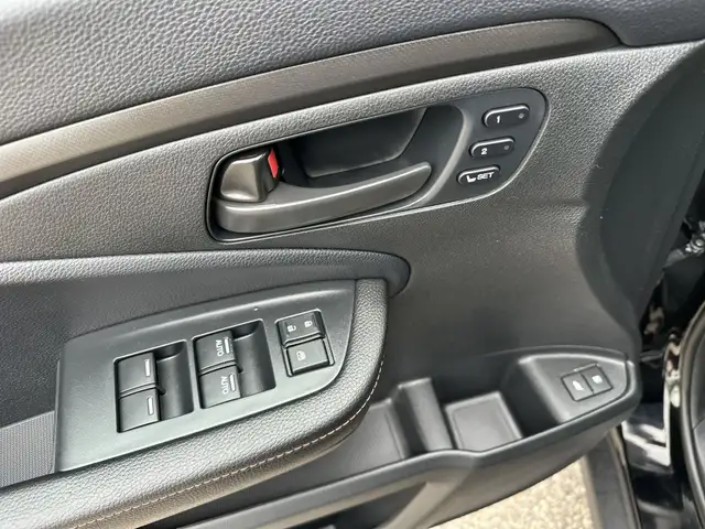 2024 Honda Passport TrailSport l Clean Car Fax l One Owner l Loc in Cars & Trucks in Calgary - Image 14