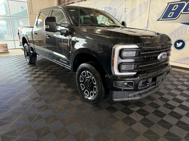 2025 Ford F-350 PLATINUM | 5TH WHEEL HITCH PREP PKG | MOON ROOF in Cars & Trucks in Lloydminster - Image 2