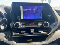 Sunroof, Power Liftgate, Blind Spot Detection, Synthetic Leather Seats, Heated Seats! Experience pre... (image 4)