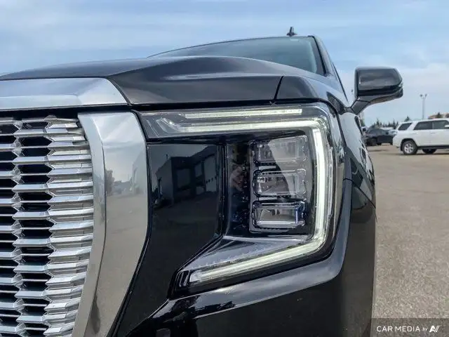 2023 GMC Yukon XL Denali 4x4 DIESEL Sunroof Nav Power Boards in Cars & Trucks in St. Albert - Image 12
