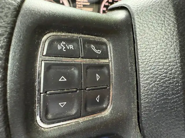 2018 RAM 1500 SXT CREW CAB 4X4 | REARVIEW CAM | HEMI V8 in Cars & Trucks in Ottawa - Image 20