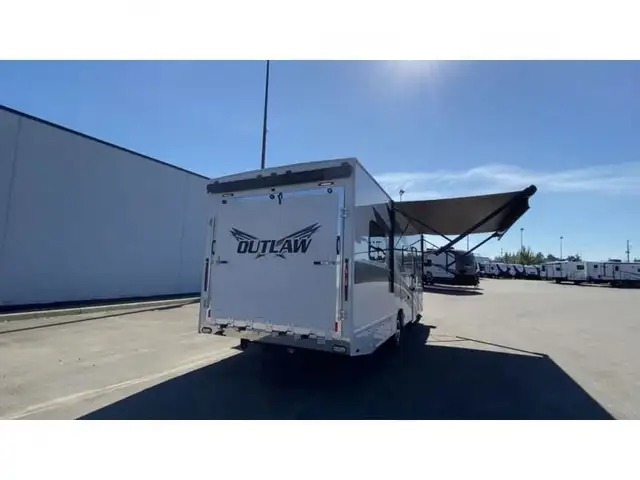 2024 Thor Motor Coach Outlaw 29J in RVs & Motorhomes in Abbotsford - Image 4
