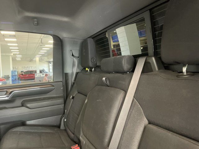 2024 Chevrolet Silverado 3500HD LT Gas *Heated Seats & Wheel* in Cars & Trucks in Fort McMurray - Image 3