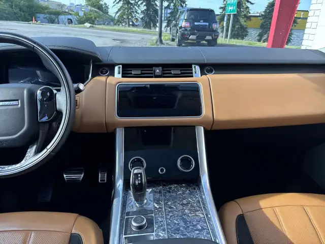 2020 Land Rover Range Rover Sport V8 Supercharged HSE Dynamic 5. in Cars & Trucks in Calgary - Image 15