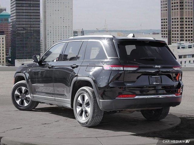 2023 Jeep Grand Cherokee 4xe Plug-In Hybrid AWD | No Accidents in Cars & Trucks in Calgary - Image 4