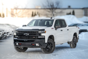 2021 Chevrolet Silverado 1500 Z71 4X4 + GARANTIE + CUIR + CAMERA + A/C + WOW !!