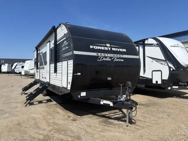 2025 ,Della Terra,East to West,Forest River 263RK in Travel Trailers & Campers in Prince Albert - Image 2